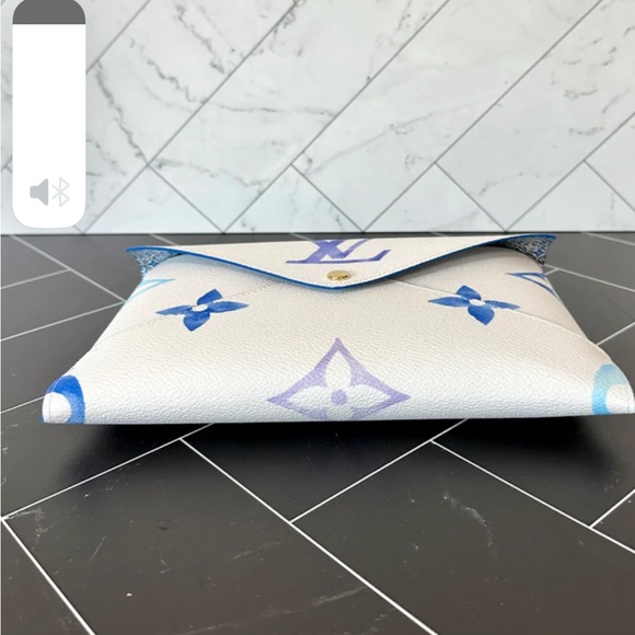 BRAND NEW Louis Vuitton Large By The Pool Kirigami Pochette - Picture 6 of 8